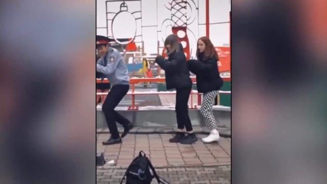 TikTok блогері полицей киімімен билегені үшін жазаланды