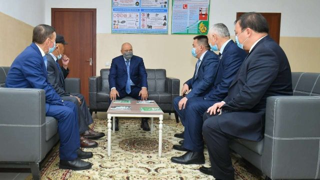 Өмірзақ Шөкеев Түлкібас ауданында ашылған ХҚО-ға барды