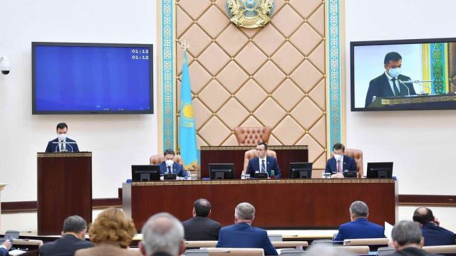 Зейнетақы жинағының бір бөлігін алу: Сенат Салық кодексіне түзету енгізді