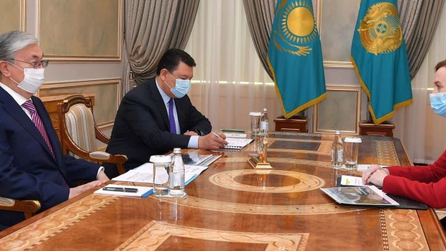 Президент «Теңізшевройл» бас директорына табысты жұмысы үшін алғыс айтты