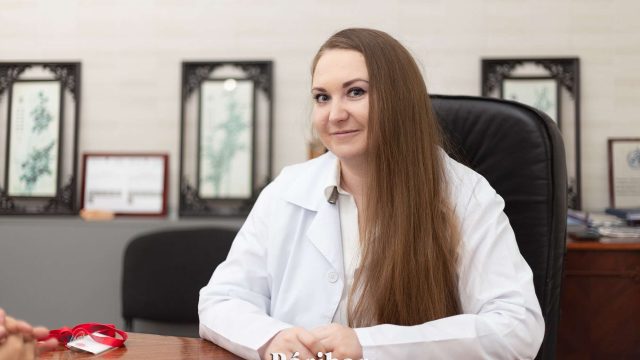 Маман: Суррогат ананың қызметіне кәдімгі жұмыс ретінде қарау керек