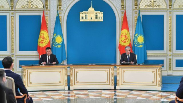 Қазақстан қырғыз халқына көмек ретінде дәрі-дәрмек жібереді