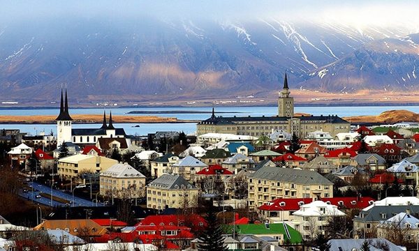 Исландия COVID-19 вакцинасын салдырған туристерді қабылдайды