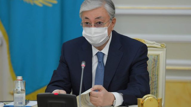 «Нәтиже жоқ». Мемлекет басшысы еліміздегі жол құрылысын сынады