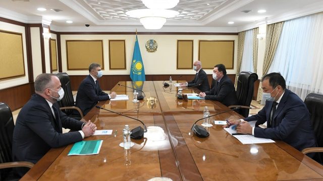 Асқар Мамин «Ресей темір жолдары» ААҚ бас директорымен кездесті