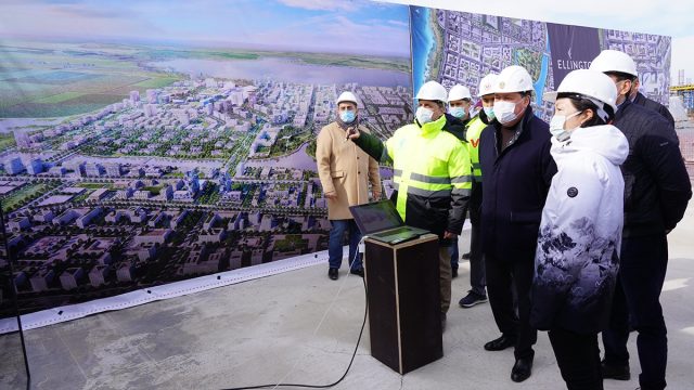 Асқар Мамин астанадағы туристік аудан құрылысын көрді