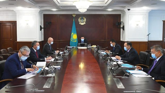 Асқар Мамин:  Қоғам вакциналау пандемияны тоқтататынын түсінуі керек