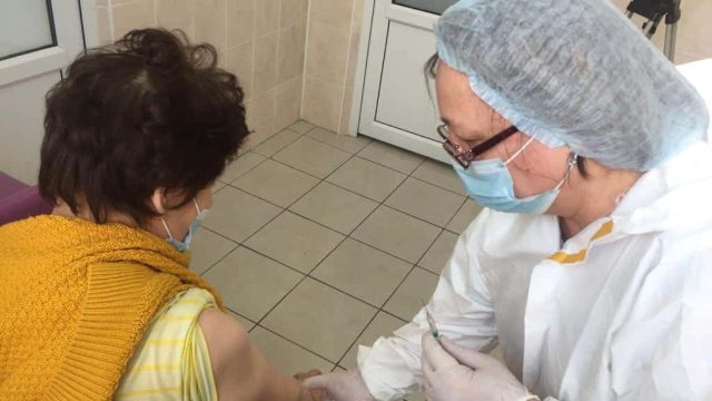Елімізде COVID-19-ға қарсы вакцина салдырғандар саны 1,5 миллионнан асты