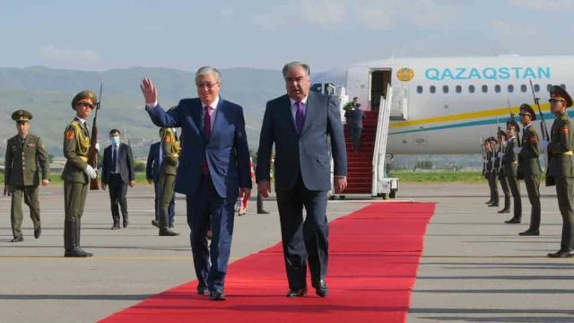 Қасым-Жомарт Тоқаев ресми сапармен Душанбеге барды