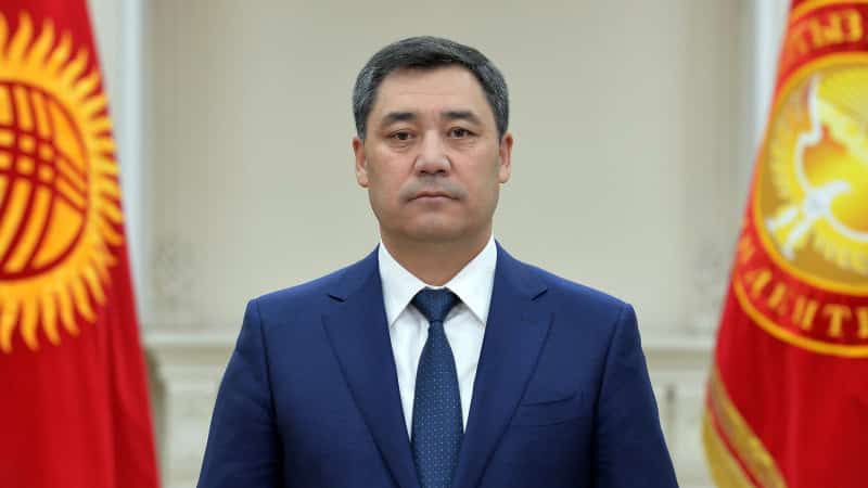 «Қабырғам қайысты». Қырғызстан президенті қазақстандықтарға көңіл айтты