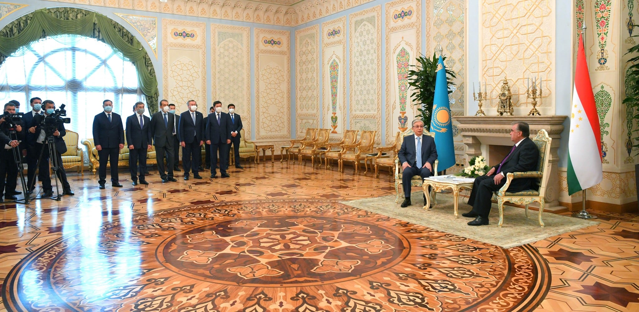Қасым-Жомарт Тоқаев пен Эмомали Рахмон.