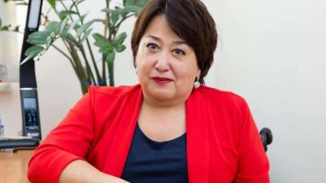 Ләззат Қалтаева сенат депутаты ретінде ант берді