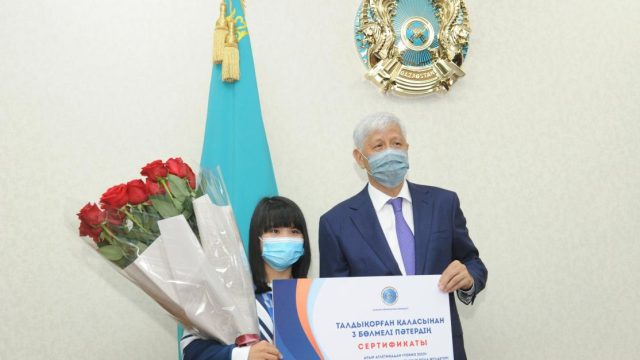 Амандық Баталов Токио Олимпидасы жүлдегерлеріне пәтер сыйлады