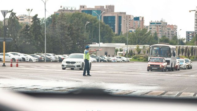 Түркістанда әкесі көлік тізгінін кәмелетке толмаған ұлына берген