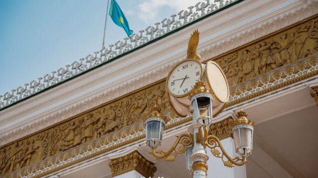 Тоқаев «Қазақстанның халық артисі» атағын қайтаруды тапсырды
