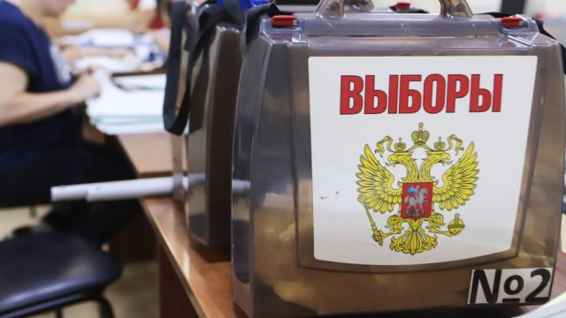 Ресейдегі депутаттар сайлауы: Қазақстанда дауыс беру учаскелері ашылды