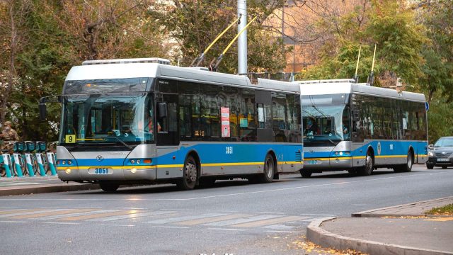 Алматыда 1 маусым күні балалар қоғамдық көлікте тегін жүре алады