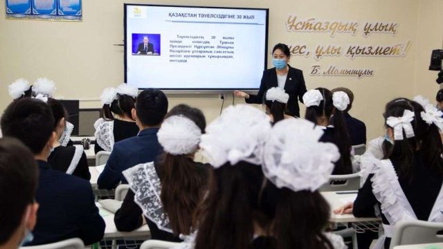Павлодардағы оқу орындарында «Тәуелсіздік жетістіктері» атты ашық сабақ өтті