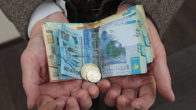 Еңбек министрі еліміздегі кедейлік деңгейі туралы айтты