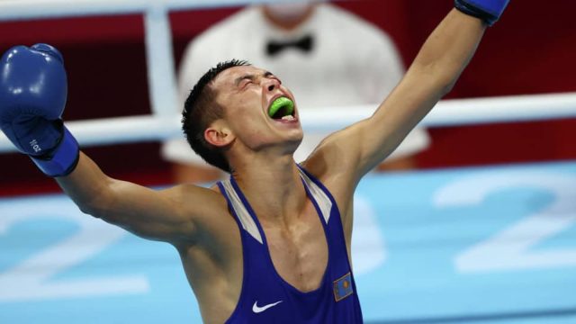 Бокстан әлем чемпионаты: Сәкен Бибосынов Олимпиада чемпионын жеңді
