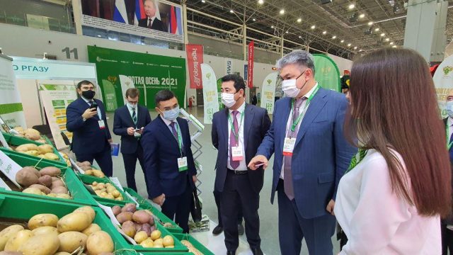 Қазақстан мен Ресейдің Ауыл шаруашылығы министрліктері жүк транзиті мәселесін талқылады