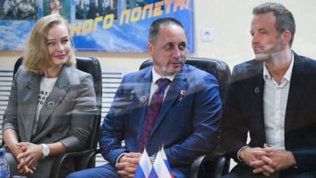 Тұңғыш киноэкипаж Қазақстан аумағына қонды