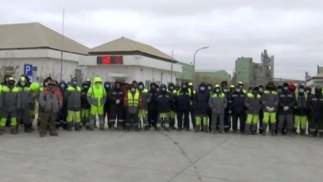Маңғыстау облысында зауыт жұмысшылары ереуілге шықты