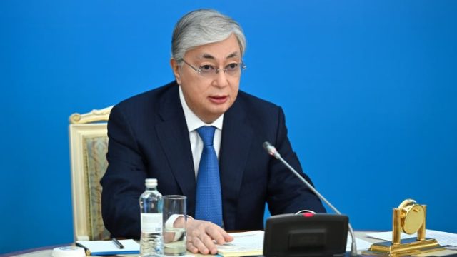 Қасым-Жомарт Тоқаев азаматтардан қағаз құжат талап ететін органдарды сынады