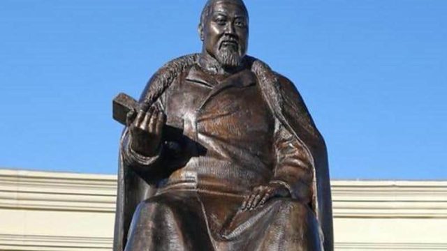 Жезқазғанда Абай Құнанбайұлына ескеркіш қойылды