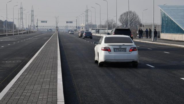 Алматыда Абай даңғылын ұзарту учаскесінде қозғалыс ашылды