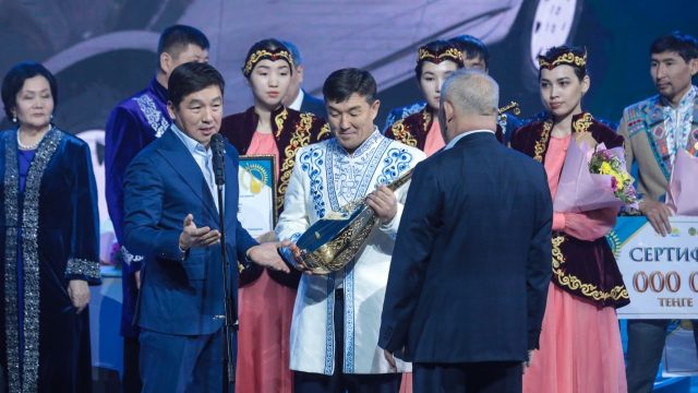 Бекарыс Шойбеков «Алтын домбыра» иегері атанды