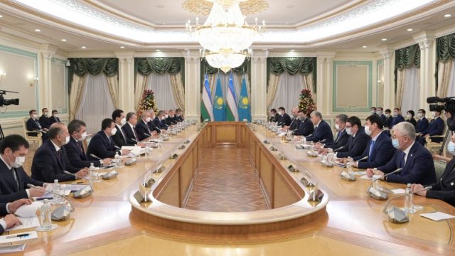 Қазақстан мен Өзбекстан президенттері одақтастық қатынастар туралы құжатқа қол қойды