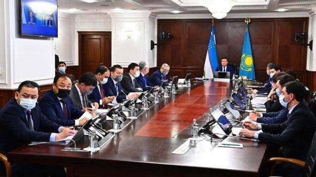 Қазақстан мен Өзбекстан үкіметі екіжақты ынтымақтастықты талқылады