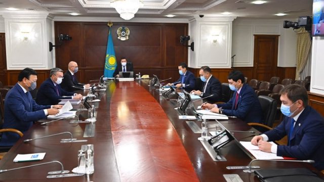 Асқар Мамин үш өңір әкіміне вакциналау қарқынын ұлғайтуды тапсырды