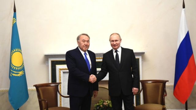 Владимир Путин Нұрсұлтан Назарбаевқа алғыс айтты