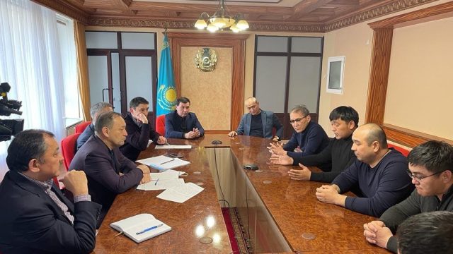 Комиссия жаңаөзендік белсенділермен газ бағасын төмендету туралы сөйлесті
