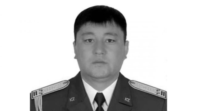 Қасым-Жомарт Тоқаев марқұм Сәндібек Қайыровты наградтады