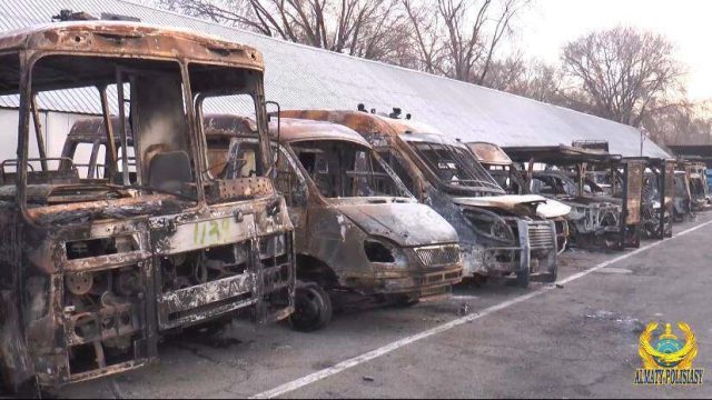 Алматы полициясы тәртіпсіздік кезінде бүлінген көліктерді көрсетті