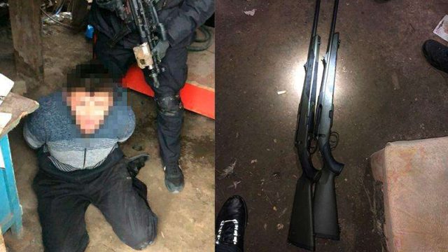 Алматы орталығында қаруланған екі ер адам ұсталды