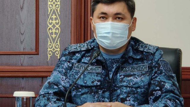 Алматы полициясының бастығы: Бізден қаруды тастауды және берілуді талап етті