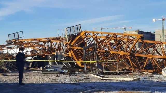 Нұр-Сұлтанда құрылыс краны құлады: бір адам қаза тапты