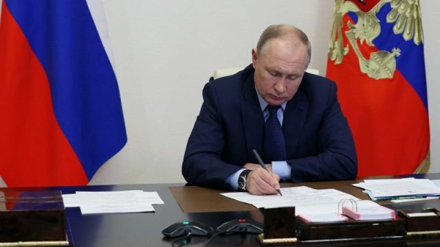 Путин мобилизация туралы жарлыққа қол қойды