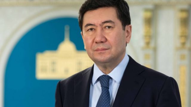 Ерлан Қошанов парламент мәжілісінің депутаты болып тіркелді