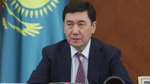 Ерлан Қошанов төлем қабілеті жоқ қазақстандықтарға кредит алуға тыйым салуды ұсынды
