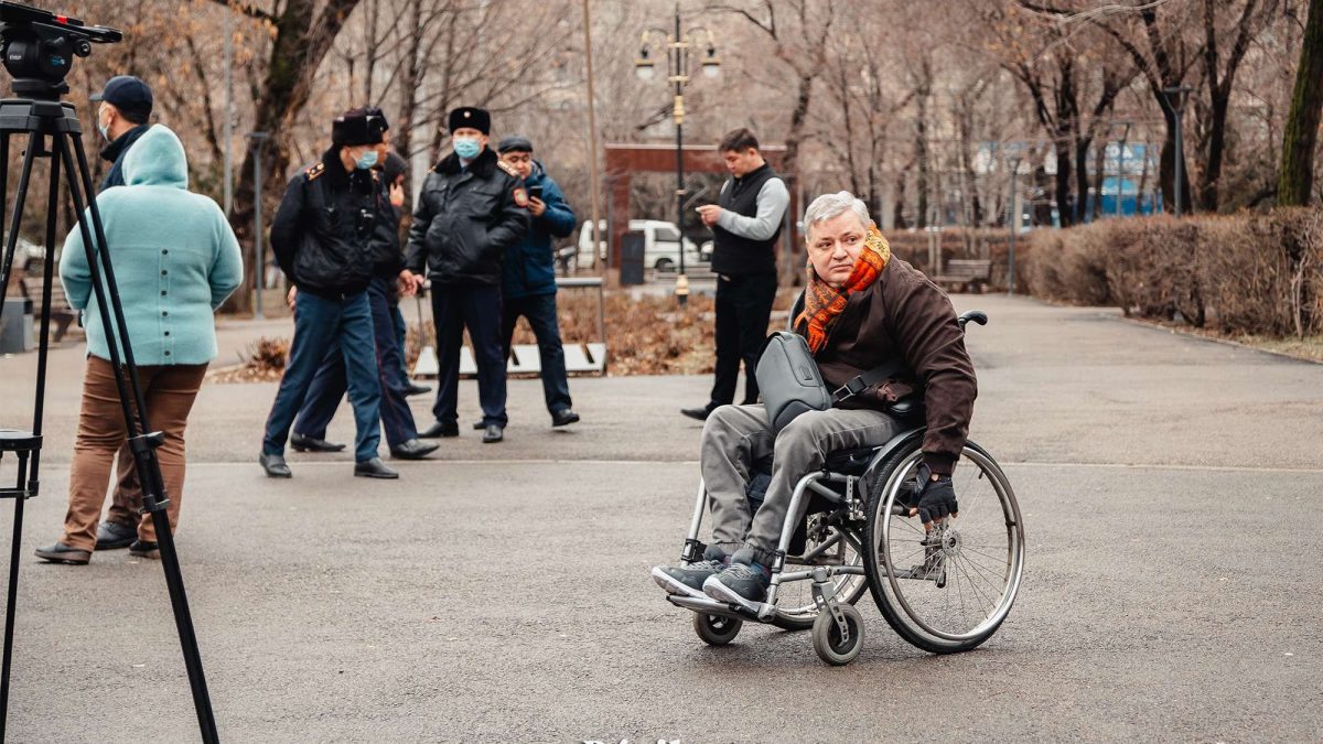 мүгедектігі бар адам митинг