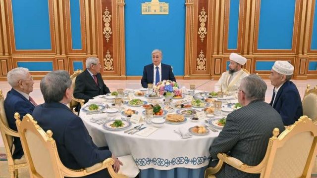 Тоқаев ораза ұстағандарға ауызашар берді