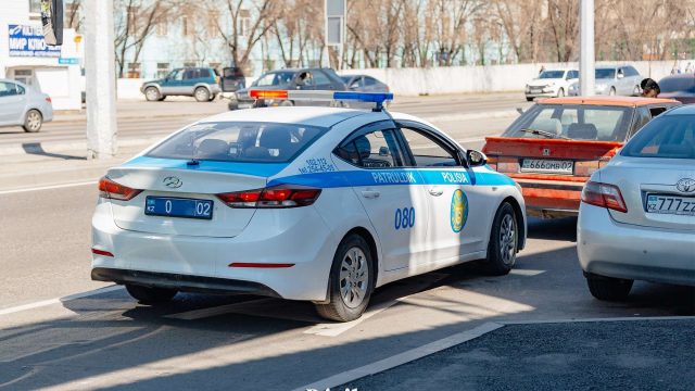 Интернет-дүкен арқылы есірткі таратқан курьер қолға түсті