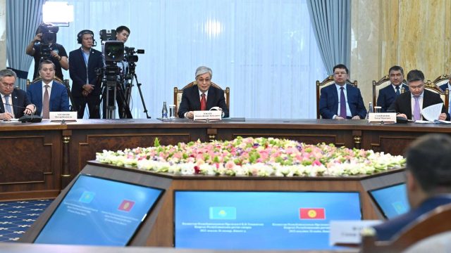 Тоқаев Жапаровқа бірлесіп ГЭС салу туралы ұсыныс айтты