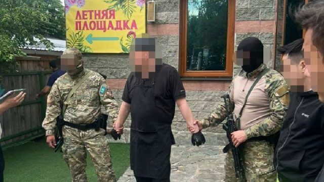 Алматыда есірткі сатқан ресторан аспаздары ұсталды