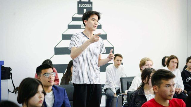Amanat-тың жастар қанаты Конституцияға енетін түзетулерді түсіндірді